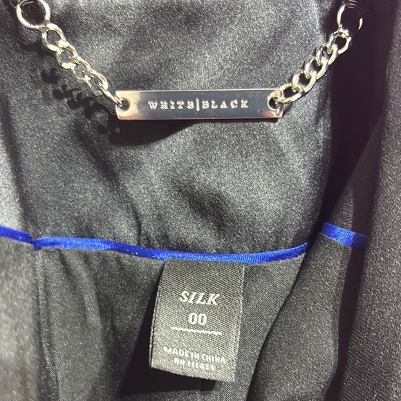 White House Black Market Women's Black Blazer with Polka Dots, 100% Silk Size 00 - Picture 5 of 6